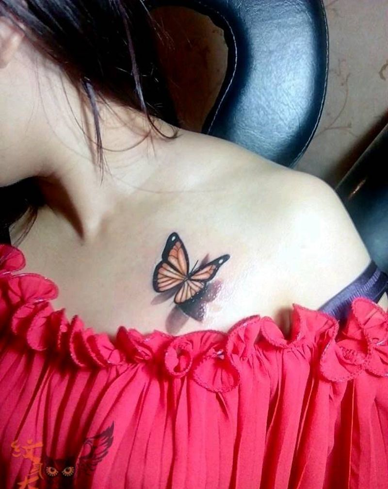 蝴蝶纹身图片_胸部传统写实动物原创成品纹身图案