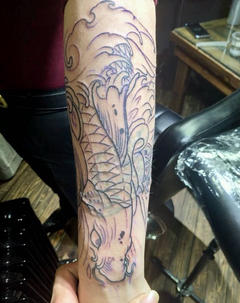 小臂鲤鱼遮盖旧纹身半成品纹身图片