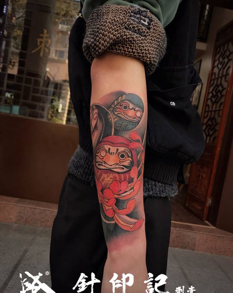 达摩蛋纹身图片_成品手部传统宗教纹身图案