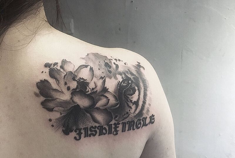 美女与野兽纹身图片