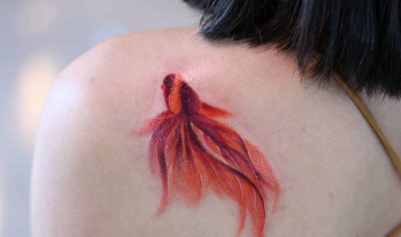 水彩金鱼纹身图片