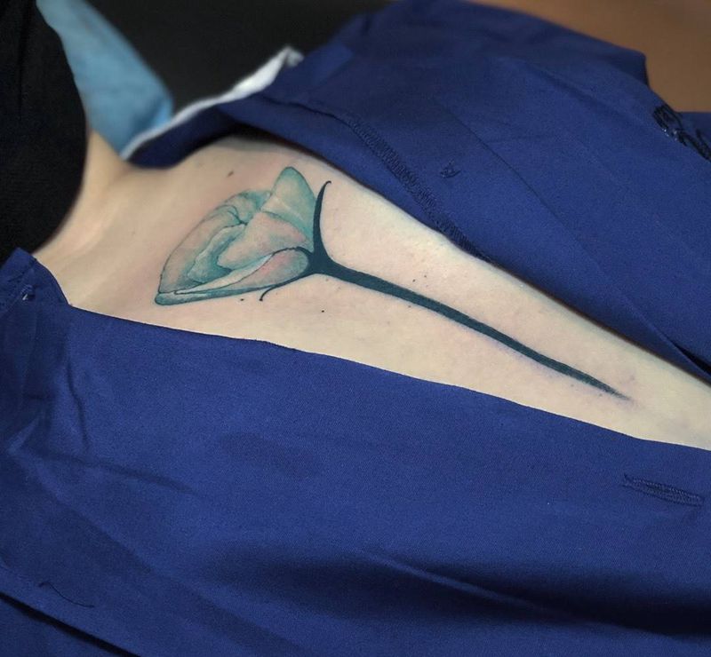 洋桔梗纹身图片_胸部腹部水墨水彩原创纹身图案