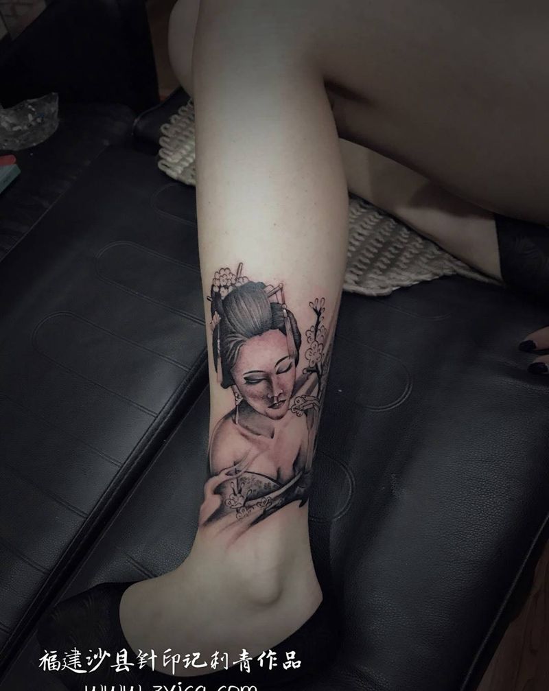 古典美女纹身图片