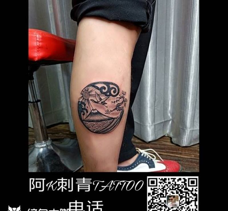 三水纹身图片_脚部点刺纹身图案