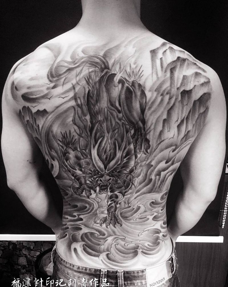 修改满背作品纹身图片