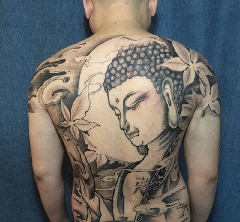 满背\佛纹身图片_背部腰部纹身图案