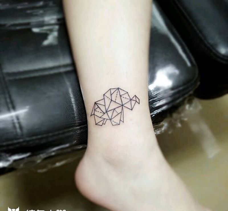 几何小象纹身图片