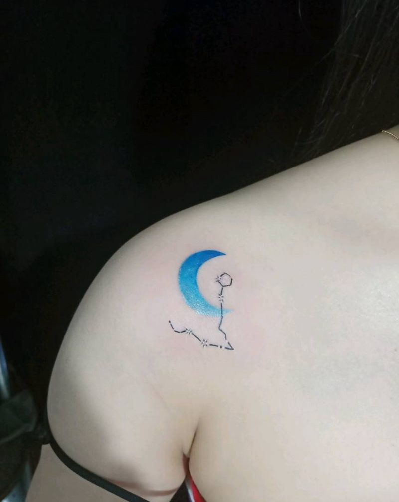 小月亮纹身图片_肩部新传统纹身图案