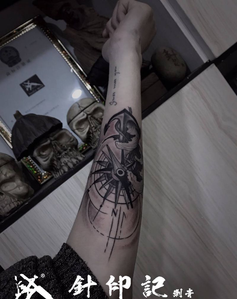 指南针纹身图片