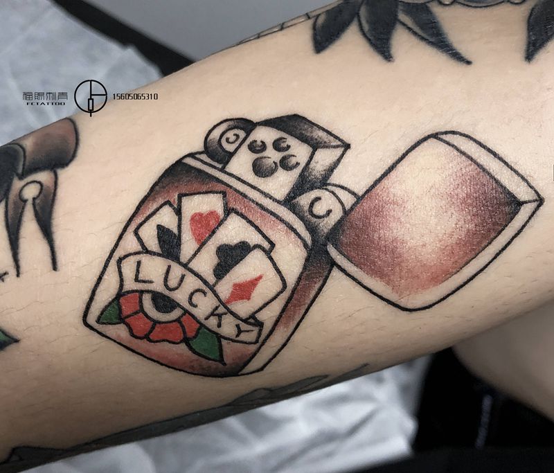 打火机纹身图片_手臂Old School纹身图案