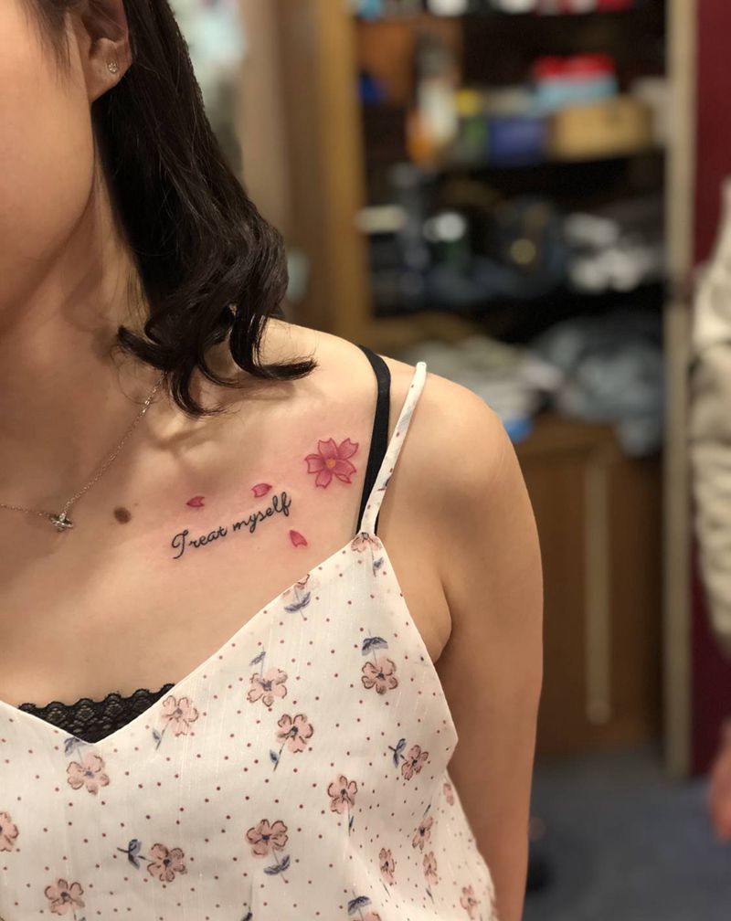 樱花纹身纹身图片_胸部新传统纹身图案