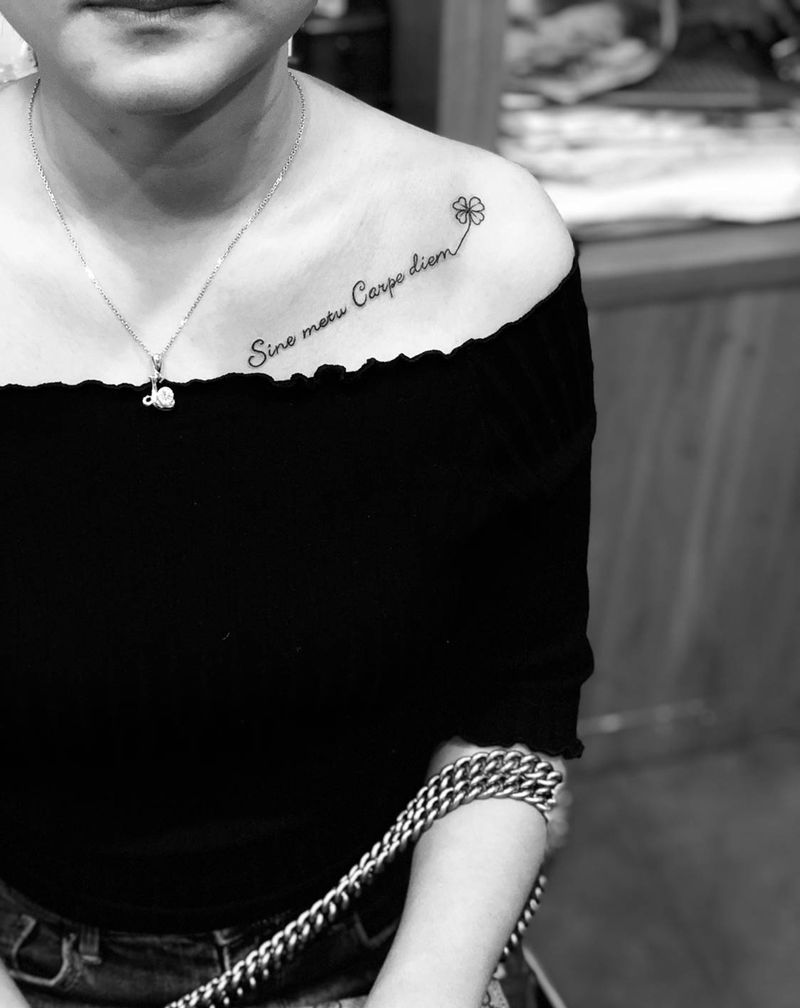 字母纹身纹身图片_胸部新传统纹身图案