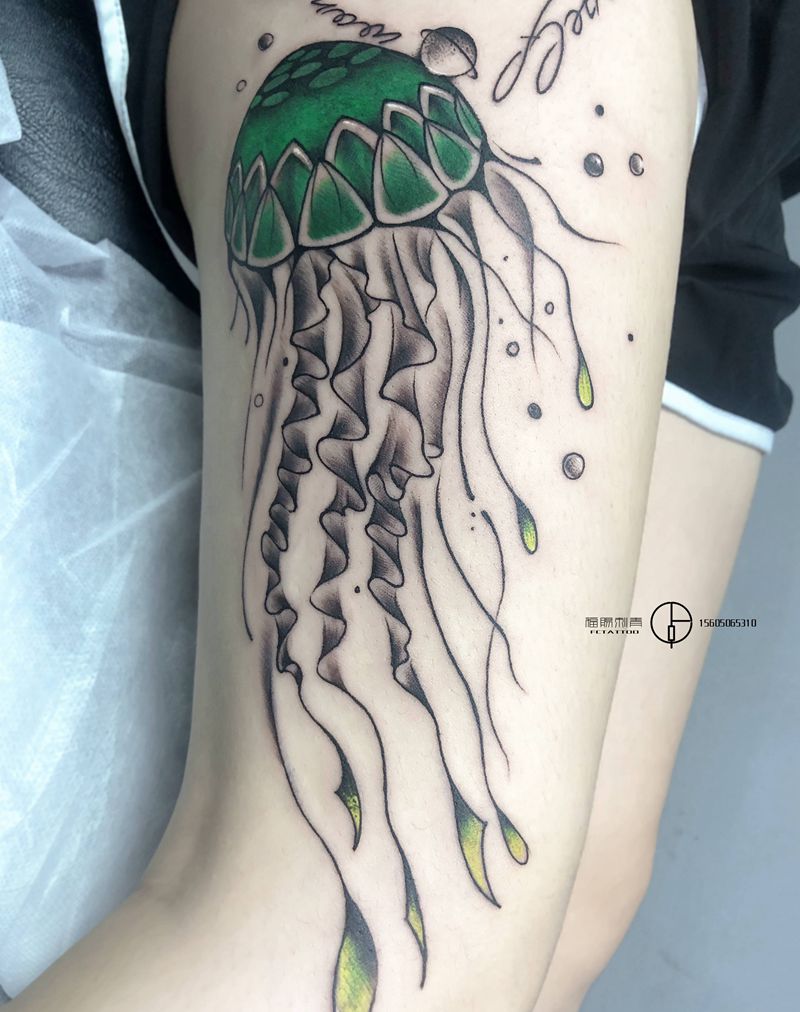 水母纹身图片_腿部New School水彩纹身图案
