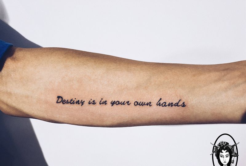命运掌握在自己手中纹身图片_手部手臂英文纹身图案