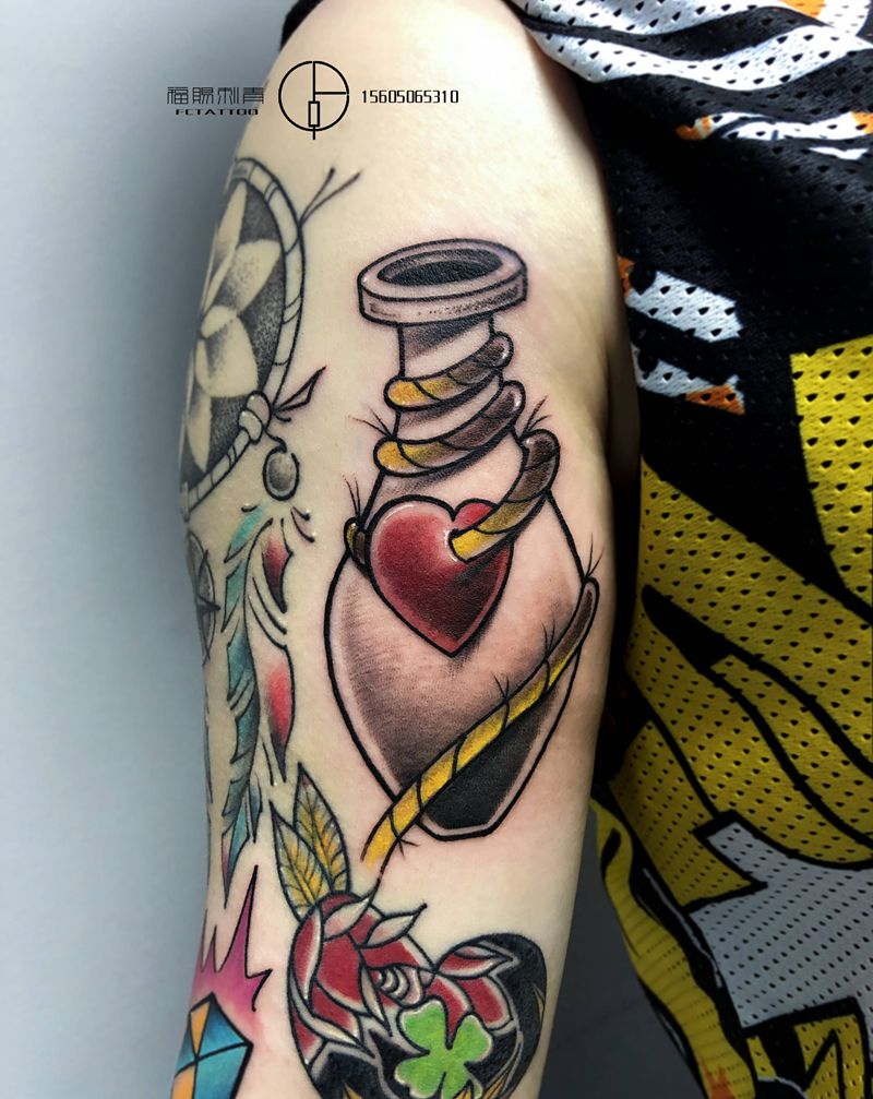 瓶子纹身图片_New School纹身图案