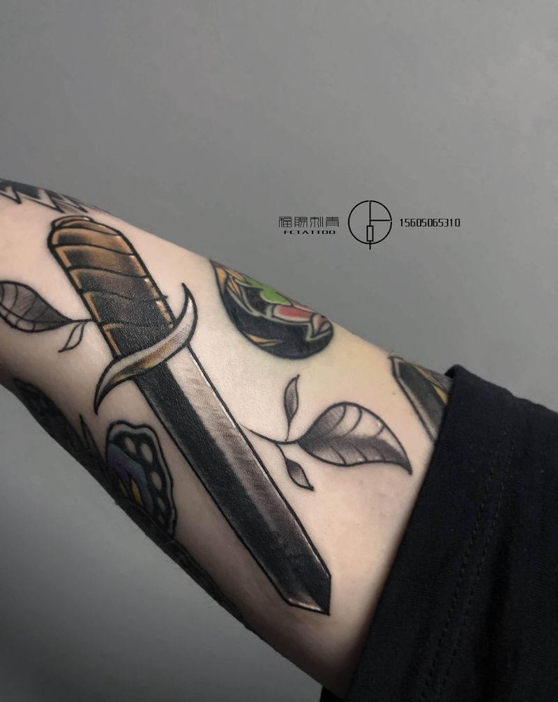 遮盖纹身图片_手臂手部Old School几何纹身图案