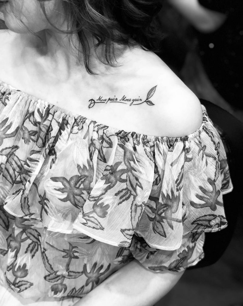 字母纹身纹身图片_肩部花体字纹身图案