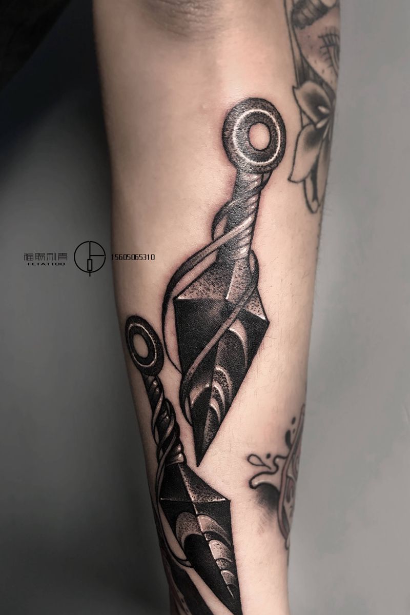 飞镖纹身图片_手臂New School点刺纹身图案