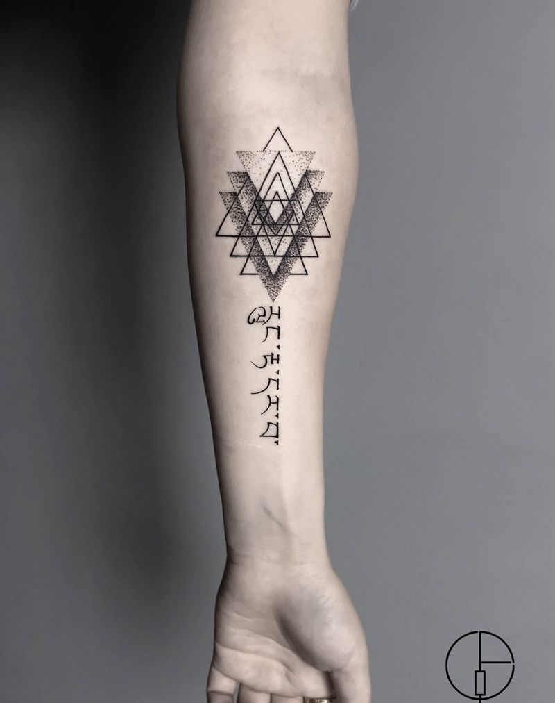 点刺几何纹身图片_手臂点刺纹身图案