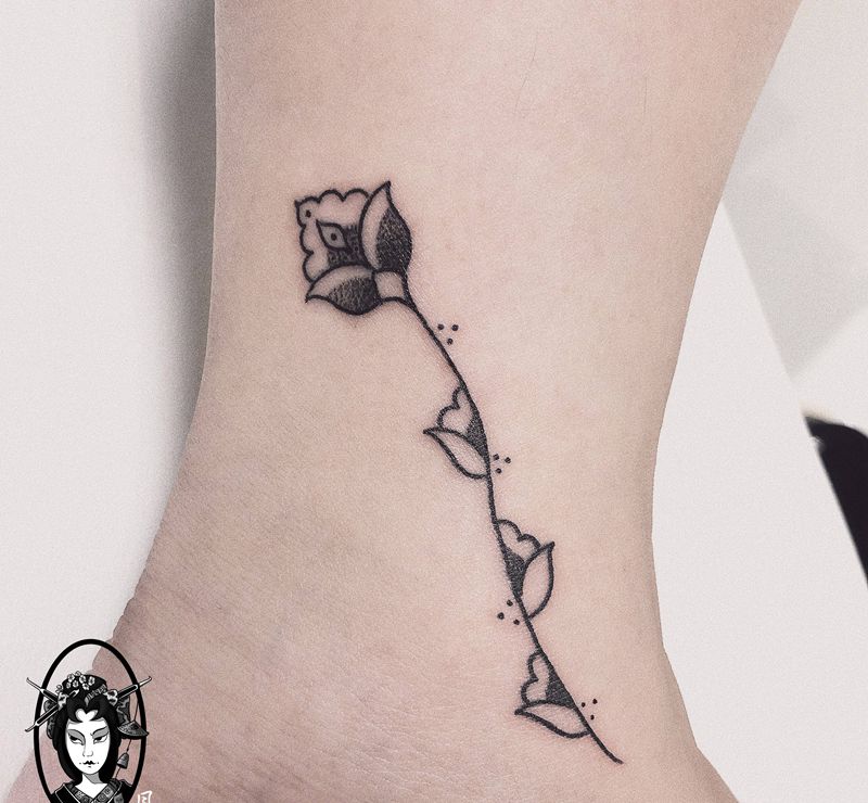 梵花纹身图片_脚部腿部点刺梵花纹身图案