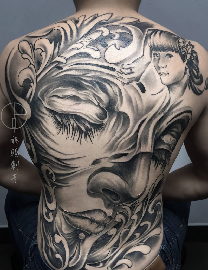 满背纹身图片_背部欧美写实纹身图案