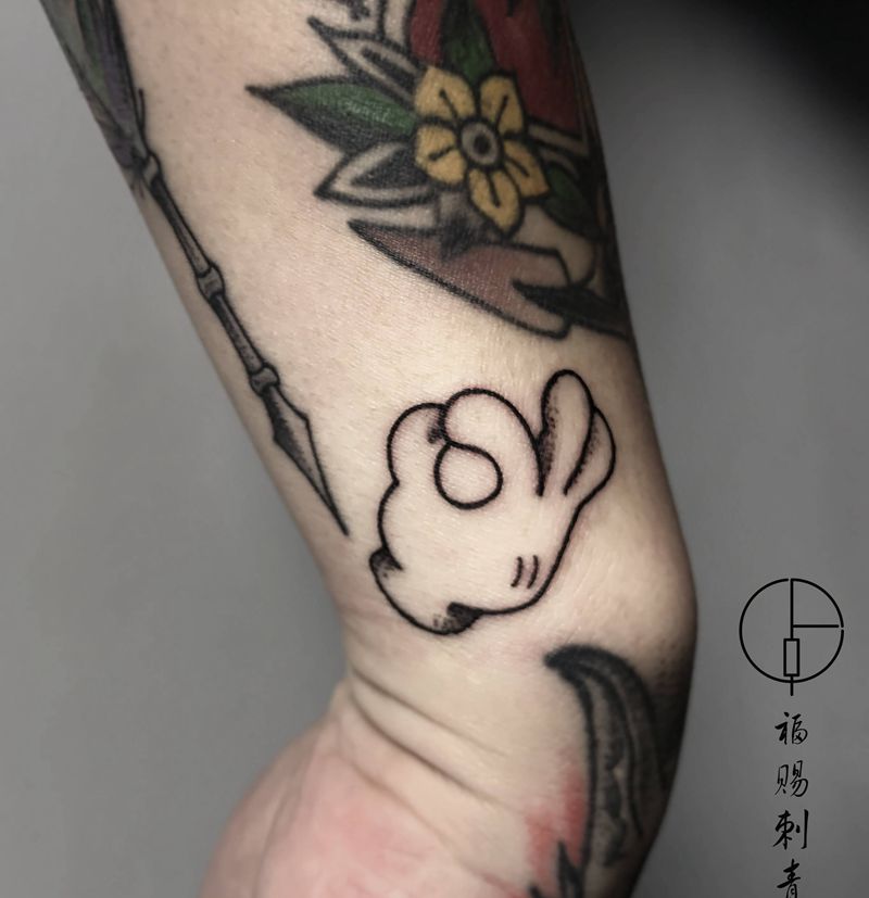 填空小图纹身图片_手臂手部Old School纹身图案