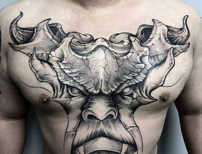 未完成纹身图片_胸部欧美写实纹身图案