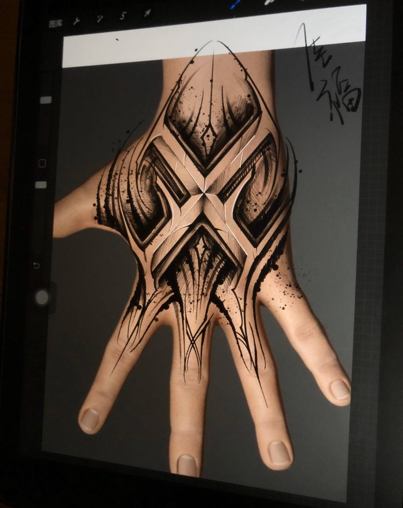 手背手稿纹身图片_手部手臂花体字纹身图案