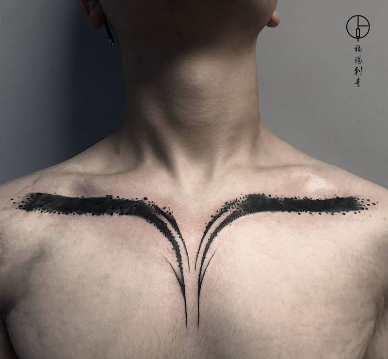 遮盖纹身图片_胸部点刺纹身图案