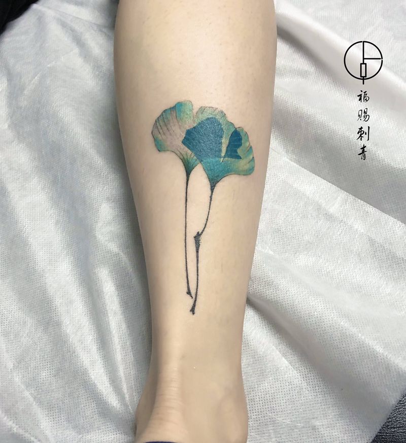 银杏叶纹身图片_脚部腿部水彩水墨纹身图案