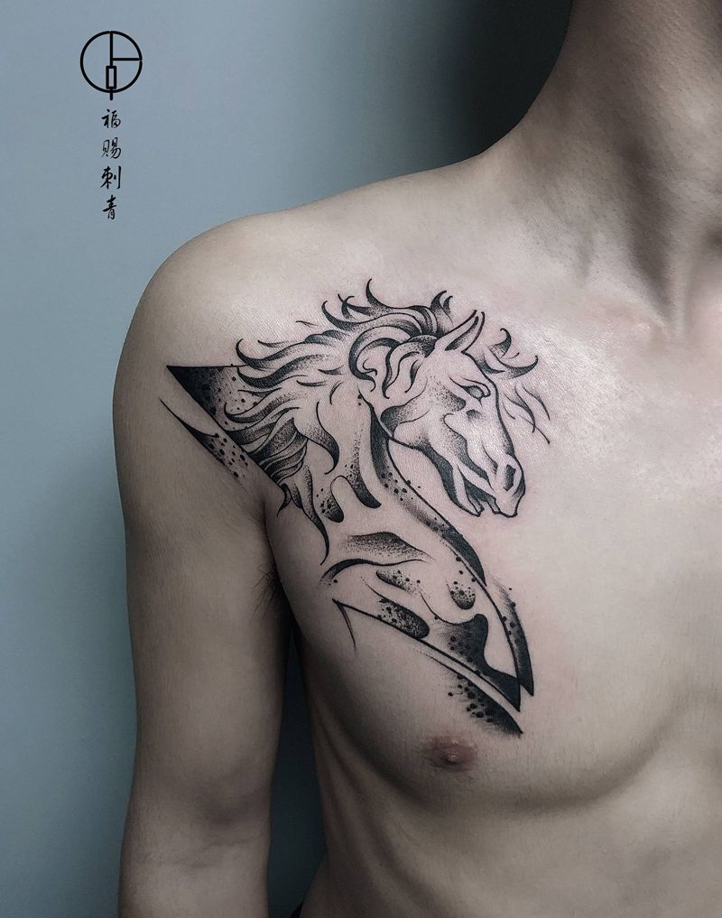 马纹身纹身图片_胸部肩部几何点刺纹身图案