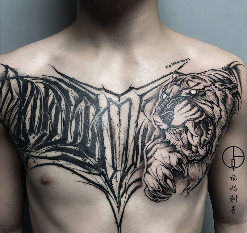 暗黑花胸纹身图片_胸部肩部点刺花体字纹身图案