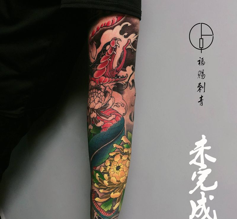 新传统蛇纹身图片_手部手臂新传统纹身图案