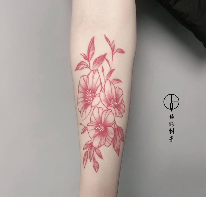 花卉纹身图片_手部手臂几何点刺纹身图案