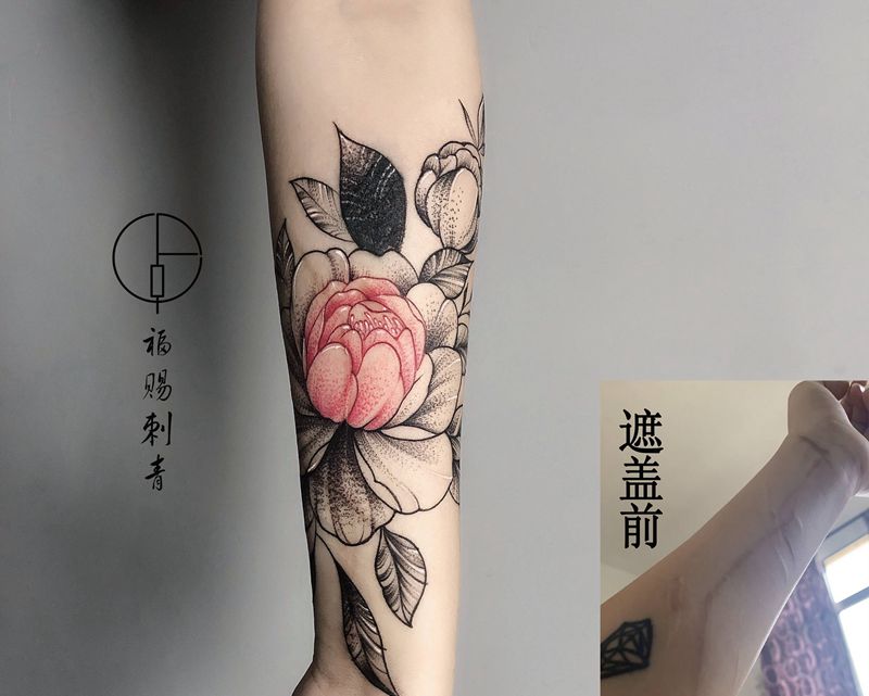 遮盖纹身图片_手臂手部点刺水彩纹身图案