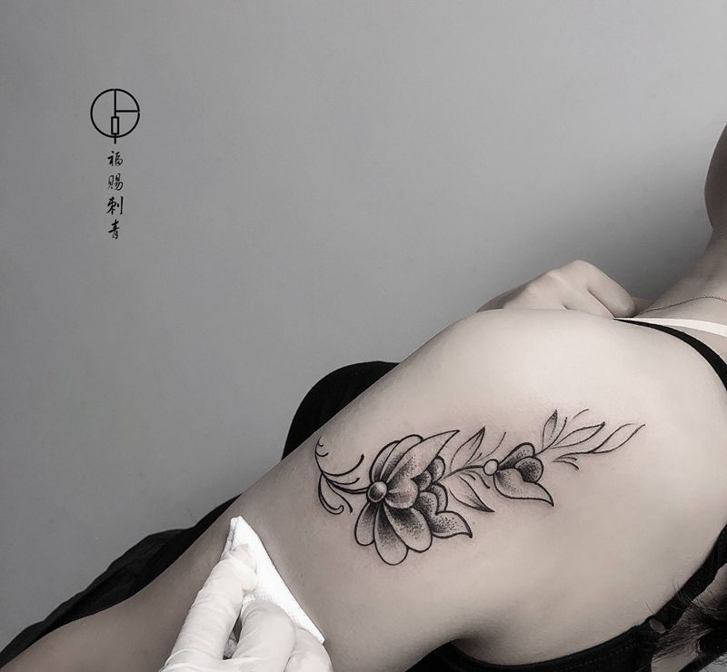 花卉纹身图片_手臂背部点刺几何纹身图案