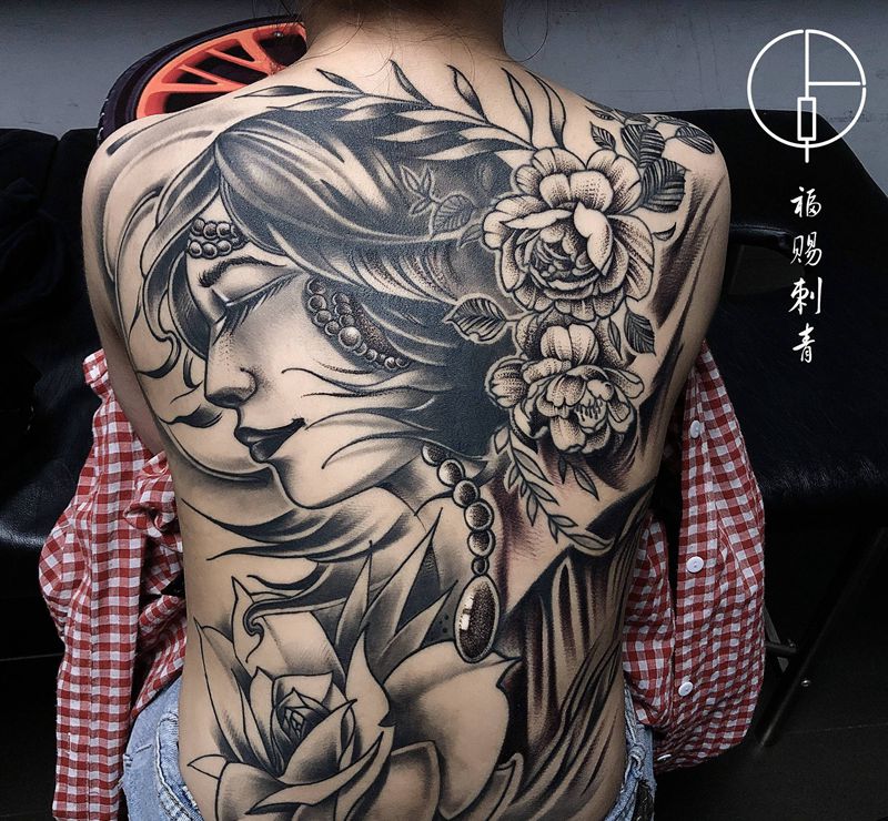 满背纹身图片_胸部背部Old SchoolNew School纹身图案