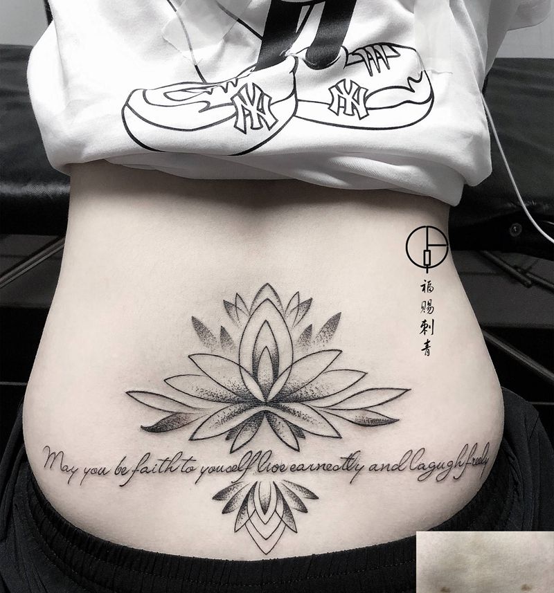 盖疤纹身图片_背部腰部点刺几何纹身图案