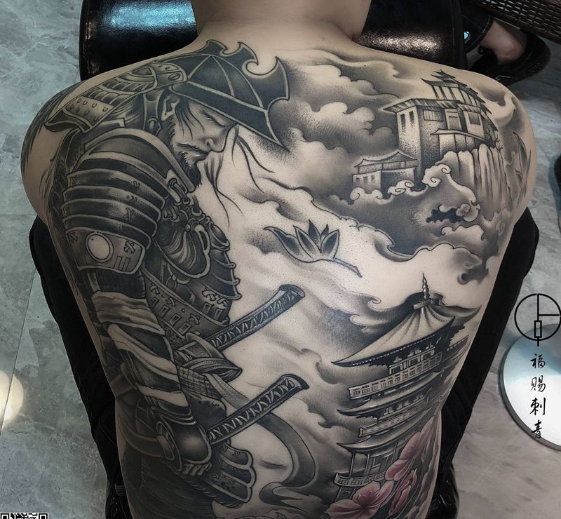 武士道纹身图片_背部胸部欧美写实新传统纹身图案