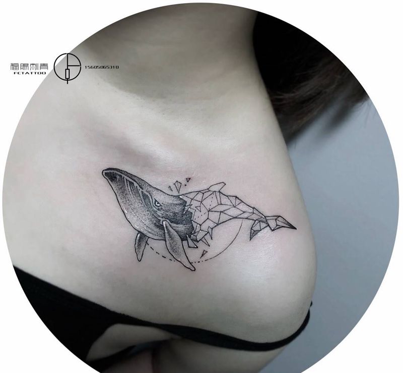 锁骨小鲸鱼纹身图片