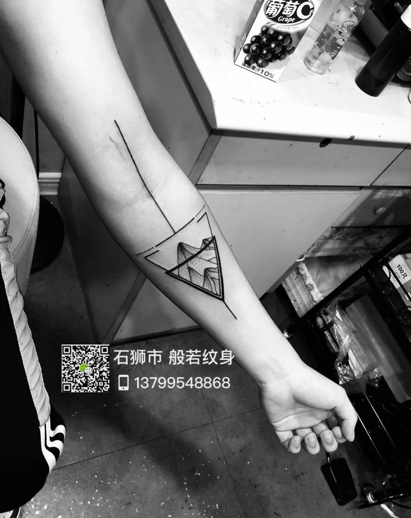 几何图案纹身图片