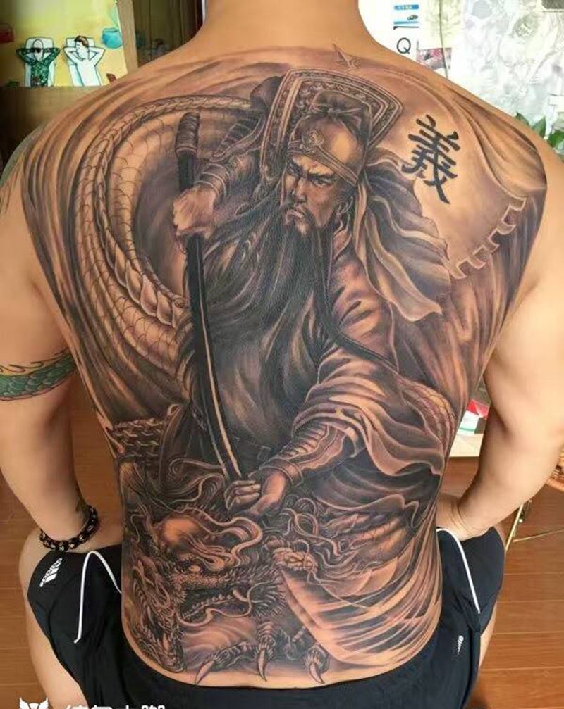 快舞动偃月刀呵呵哈一纹身图片_成品背部传统人物纹身图案