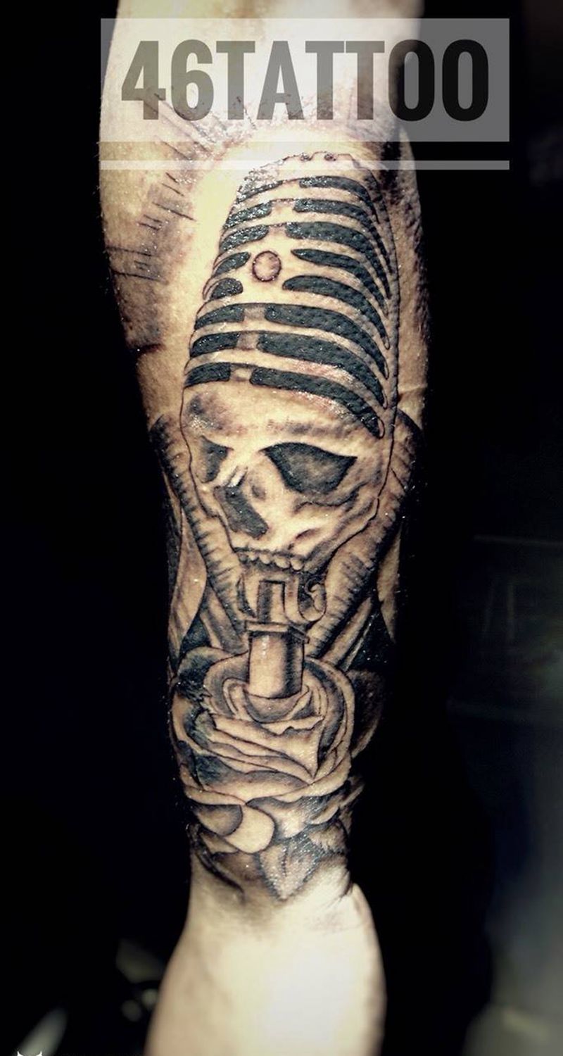 麦克风纹身图片