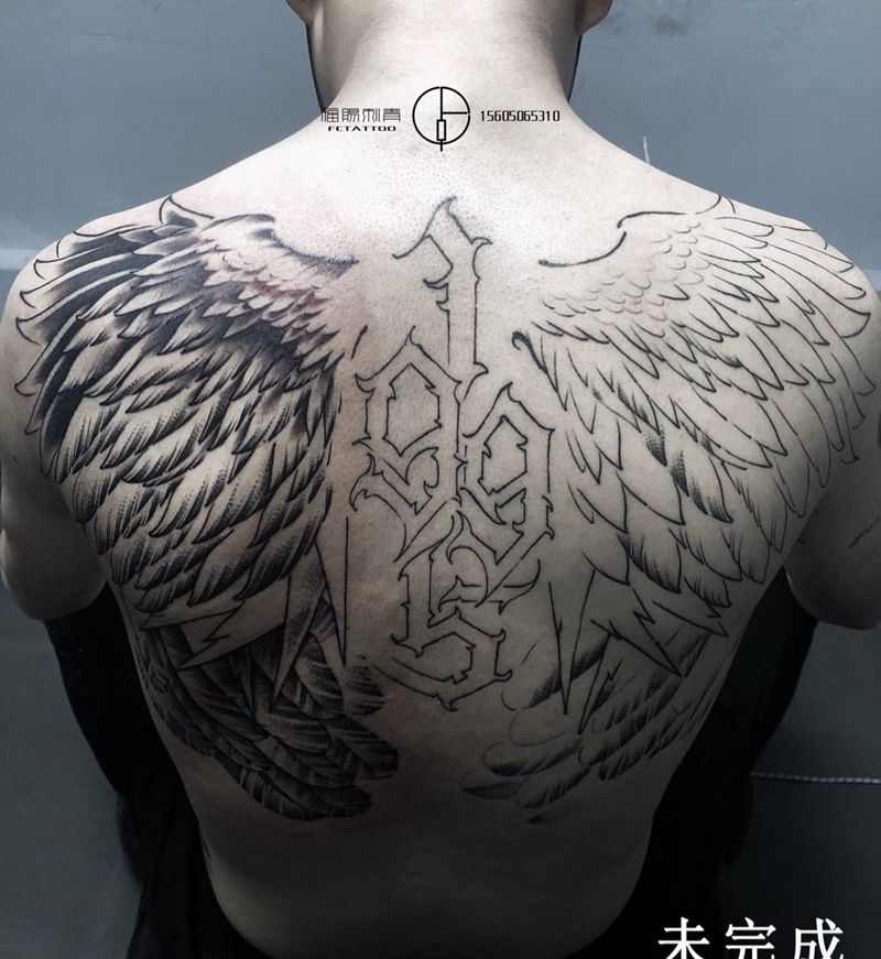 翅膀纹身图片