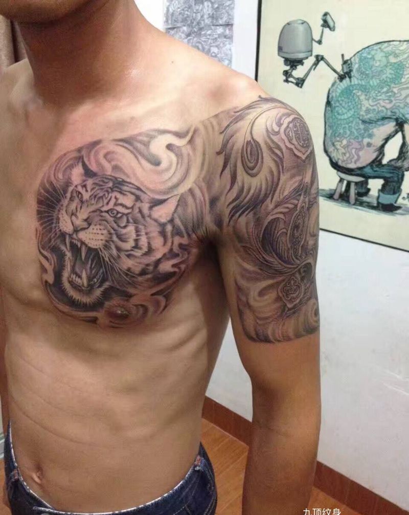 虎子纹身图片_成品写实胸部原创动物纹身图案