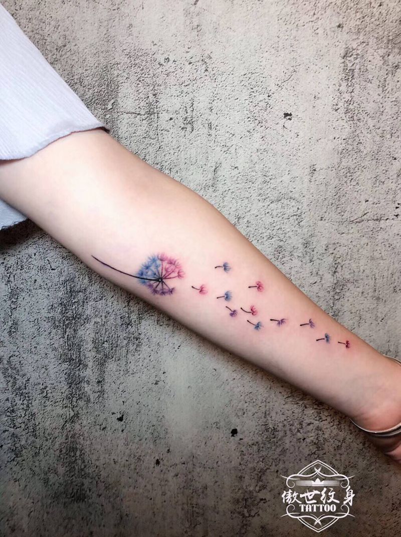 彩色蒲公英纹身图片_手部水彩纹身图案