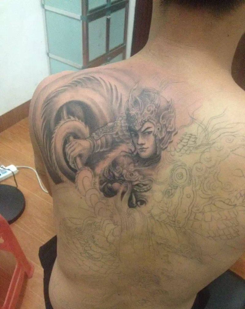 黑纹身图片_成品背部传统人物纹身图案