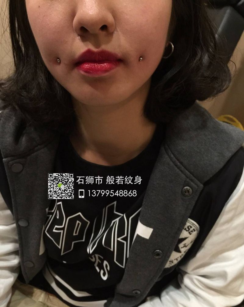 酒窝钉作品纹身图片