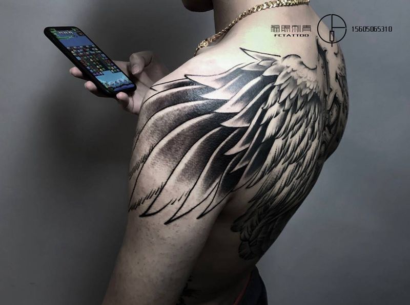 翅膀纹身图片