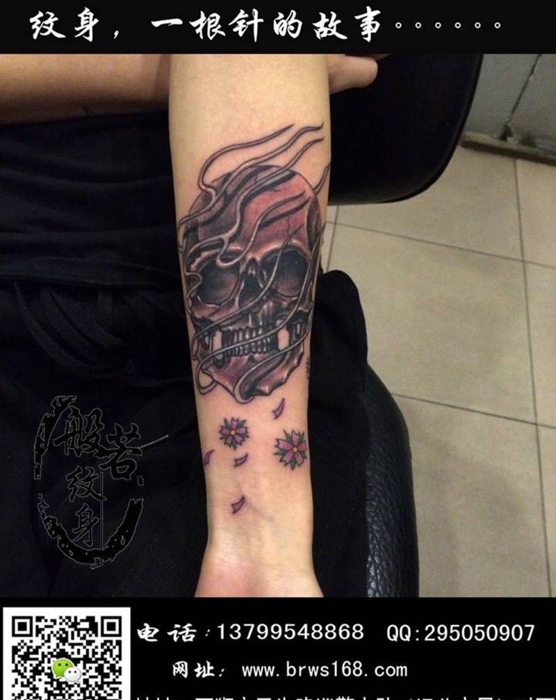 骷髅头纹身纹身图片_手部纹身图案